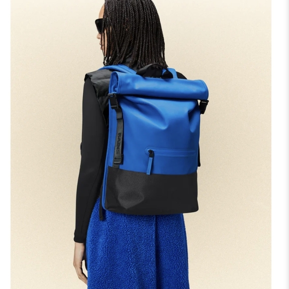 🎁Rains Trail Rolltop Backpack Waves NWT - Picture 6 of 6